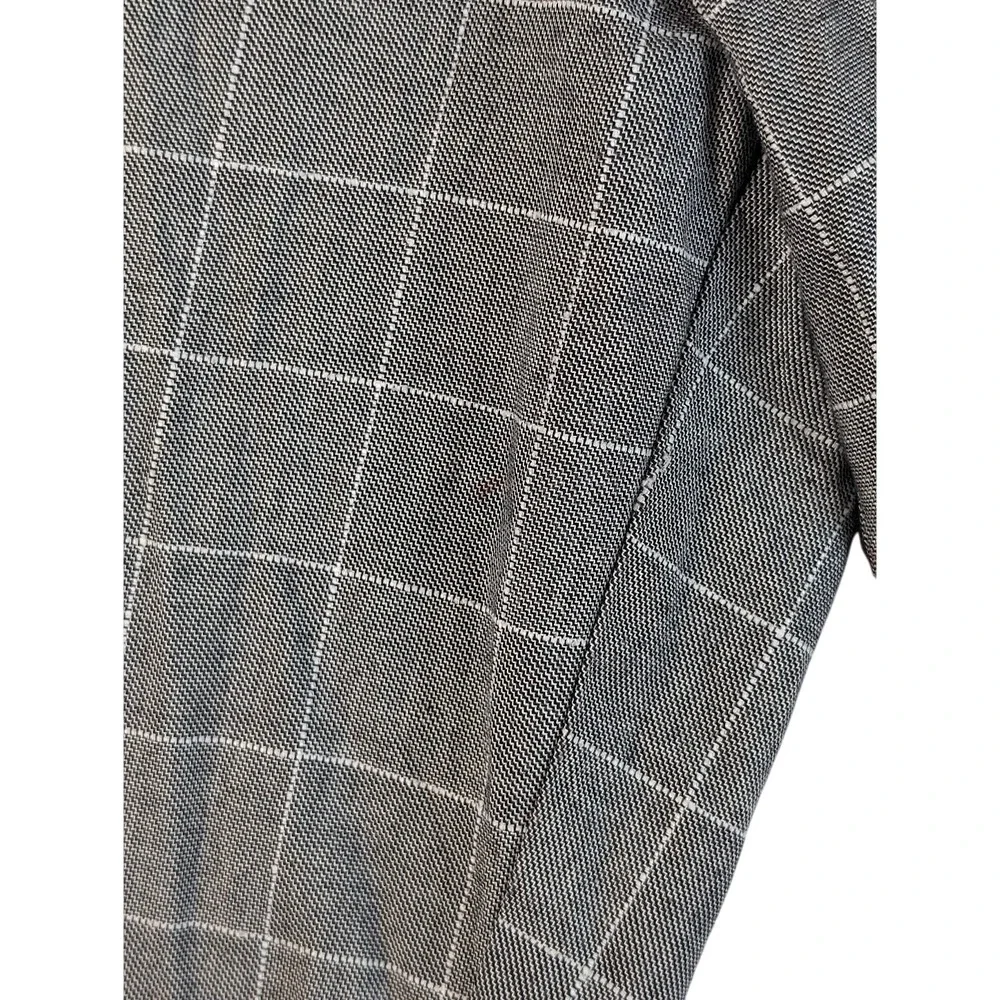 Banana Republic Men's Emerson‎ Shorts Windowpane Gray Flat Front Belted size 35